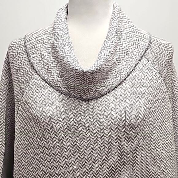 Loft Outlet Women Gray Chevron Cozy Cowl Neck Pullover Poncho Sweater Size M/L - Picture 2 of 9